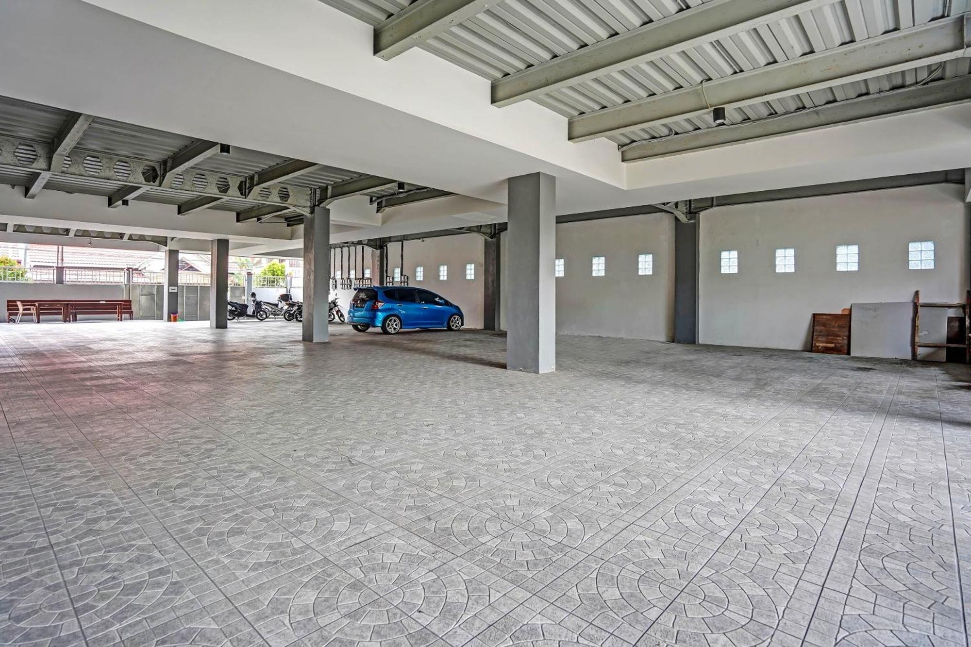 Oyo 90889 Dkb Residence Surabaia Exterior foto