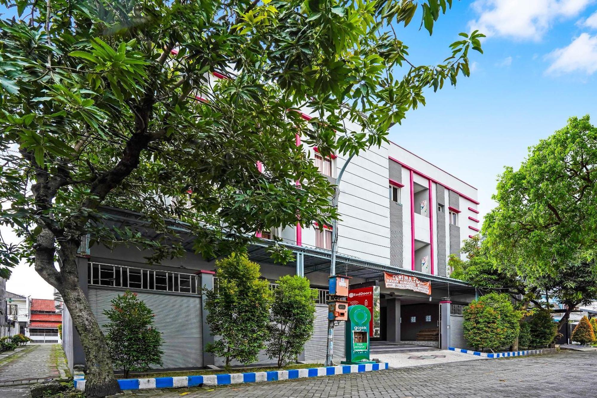 Oyo 90889 Dkb Residence Surabaia Exterior foto